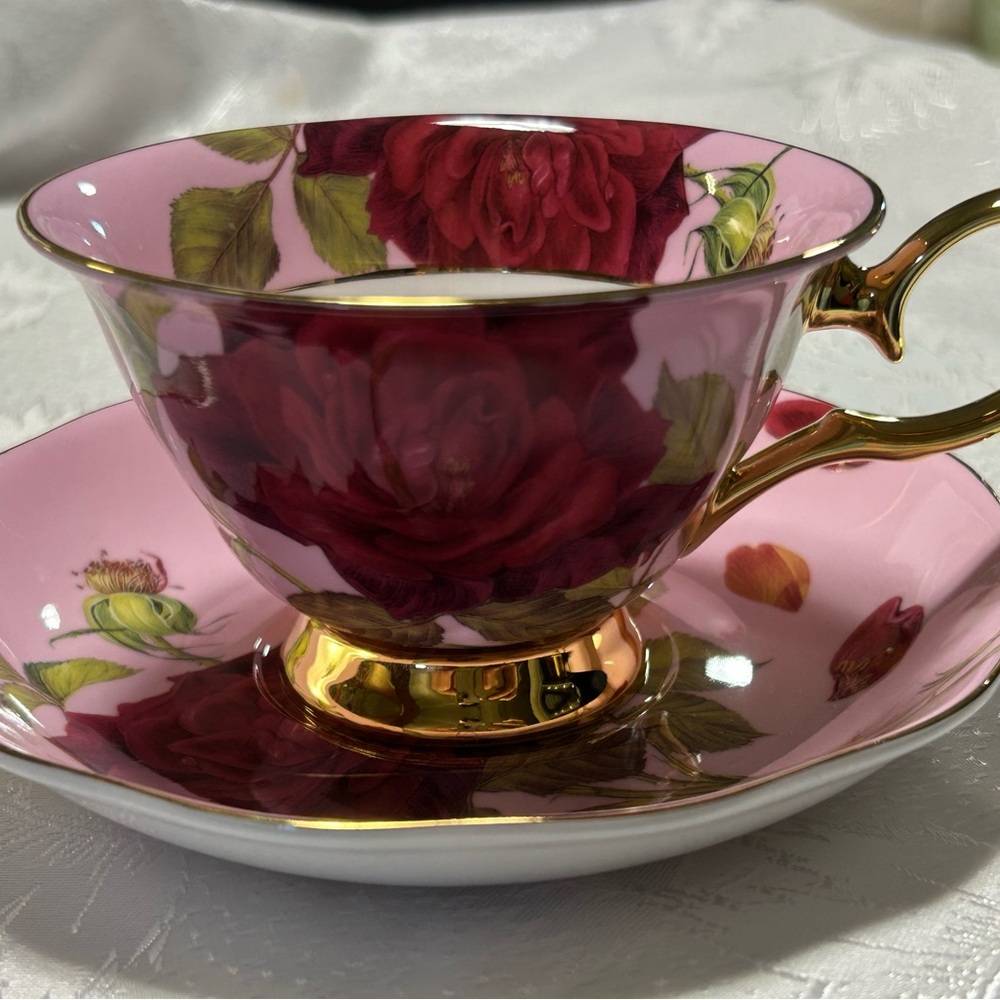 Luxurious Pink Rose Teacup and Saucer Set with Gold Accents